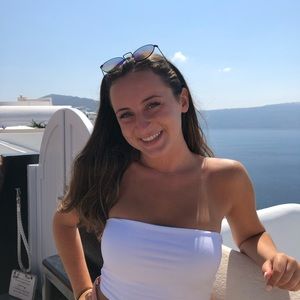 Meet your Posher, Laura